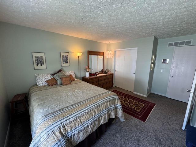 6676 Lagrange Drive, 46E, Canal Winchester, OH 43110