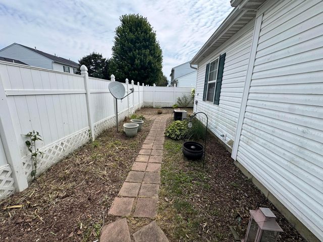 6676 Lagrange Drive, 46E, Canal Winchester, OH 43110