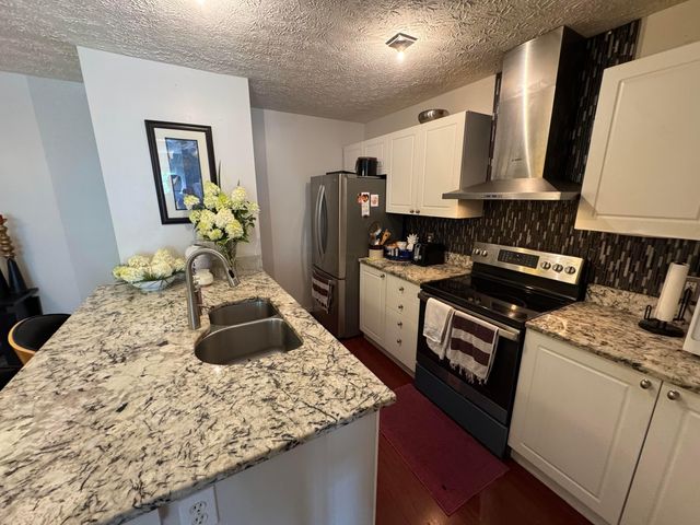 6676 Lagrange Drive, 46E, Canal Winchester, OH 43110