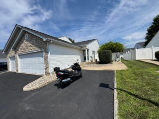 6676 Lagrange Drive, 46E, Canal Winchester, OH 43110