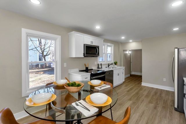 3 Norfolk St, Springfield, MA 01109