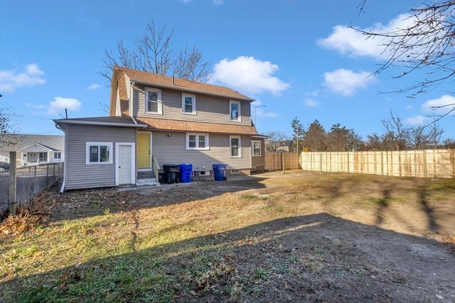 3 Norfolk St, Springfield, MA 01109