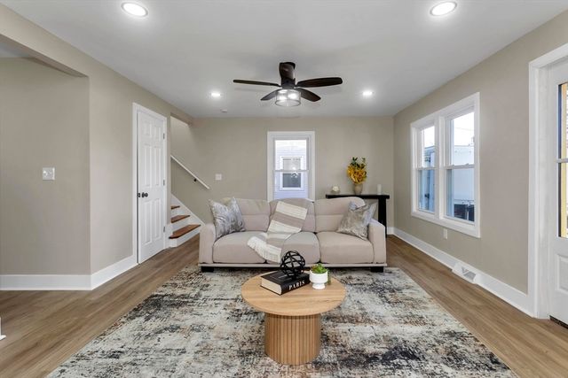 3 Norfolk St, Springfield, MA 01109