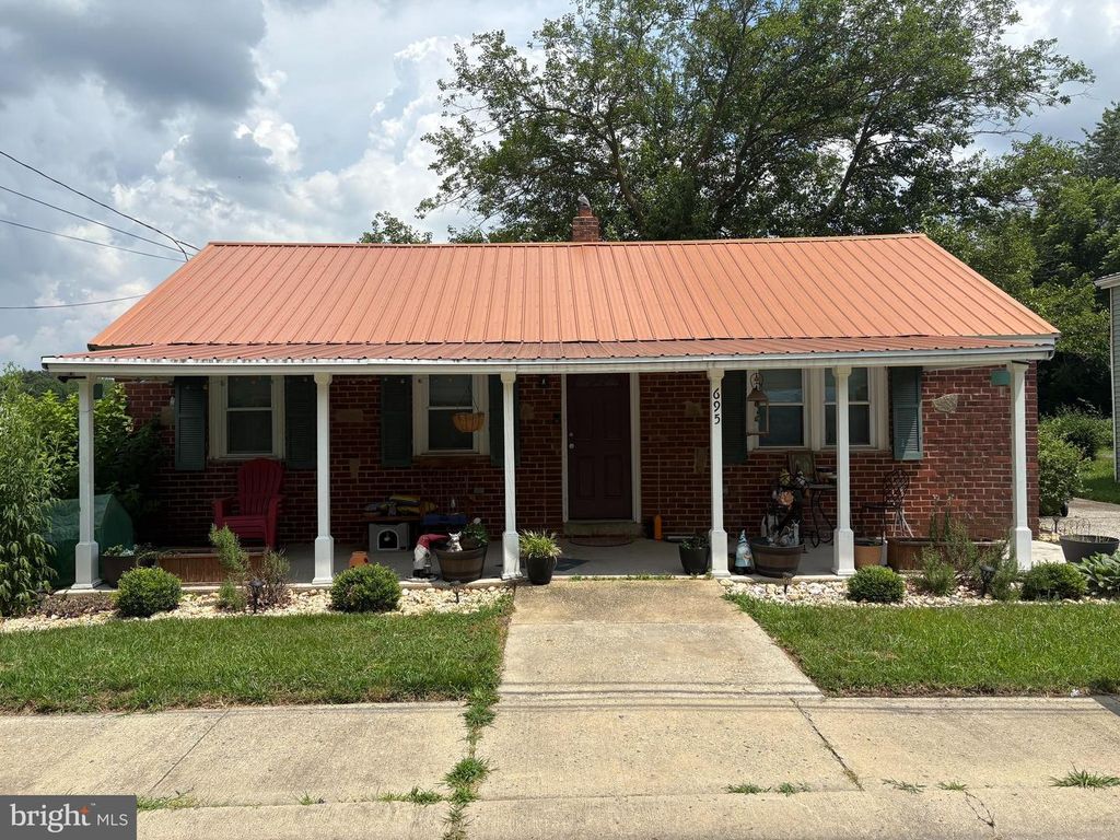 695 SOUTH ST, Townsend, DE 19734