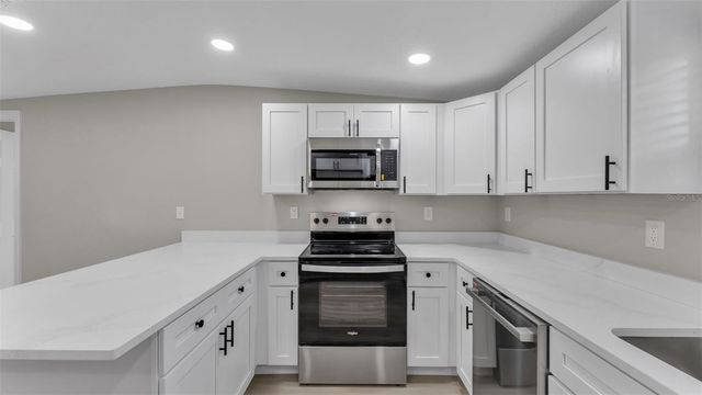 2211 AZALEA COURT, Lakeland, FL 33815