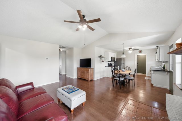 403 S 208th West Avenue, Sand Springs, OK 74063
