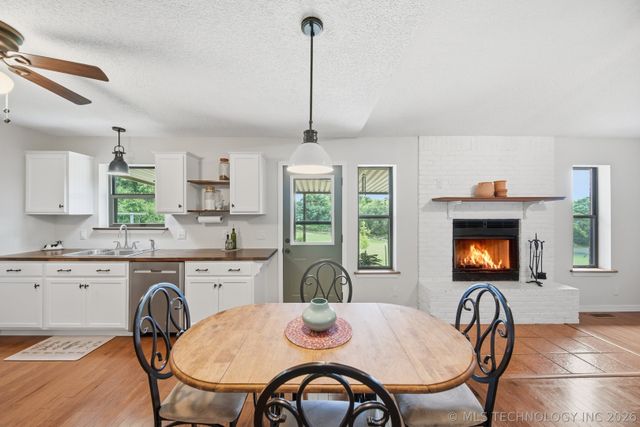 403 S 208th West Avenue, Sand Springs, OK 74063