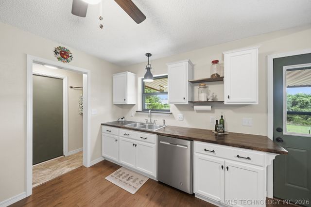 403 S 208th West Avenue, Sand Springs, OK 74063