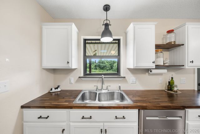 403 S 208th West Avenue, Sand Springs, OK 74063