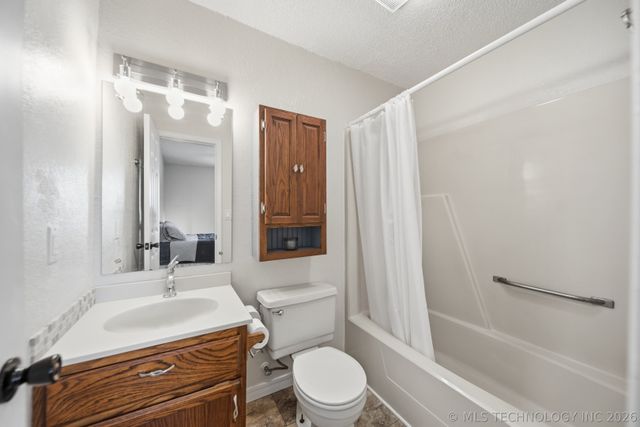 403 S 208th West Avenue, Sand Springs, OK 74063