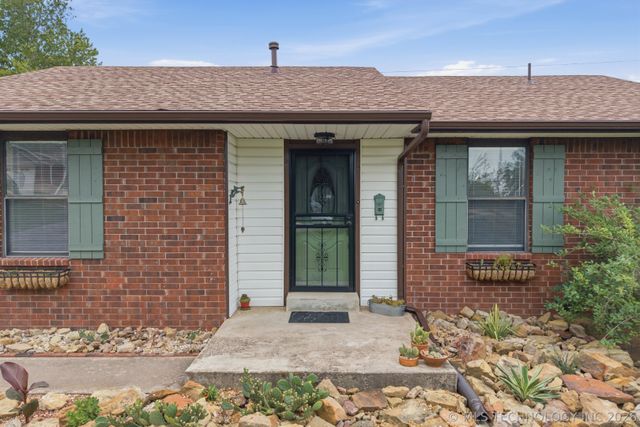 403 S 208th West Avenue, Sand Springs, OK 74063