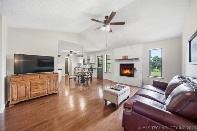 403 S 208th West Avenue, Sand Springs, OK 74063