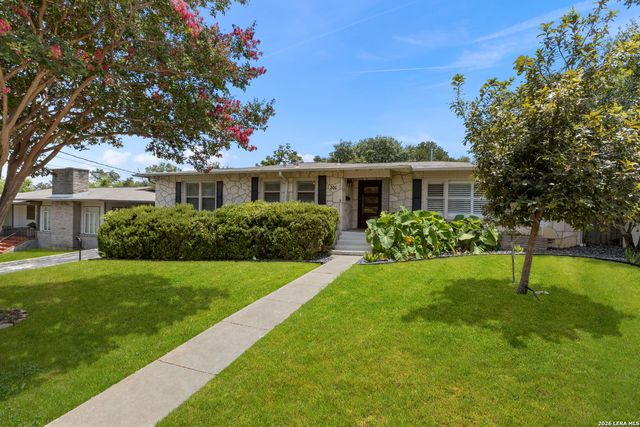 206 E Agarita Ave, San Antonio, TX 78212