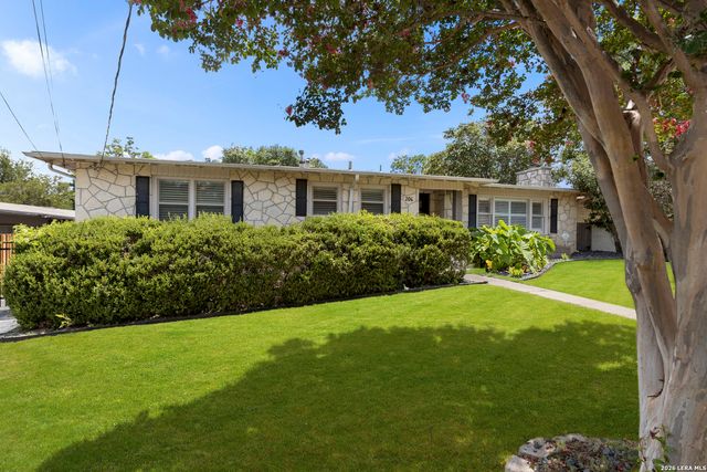 206 E Agarita Ave, San Antonio, TX 78212