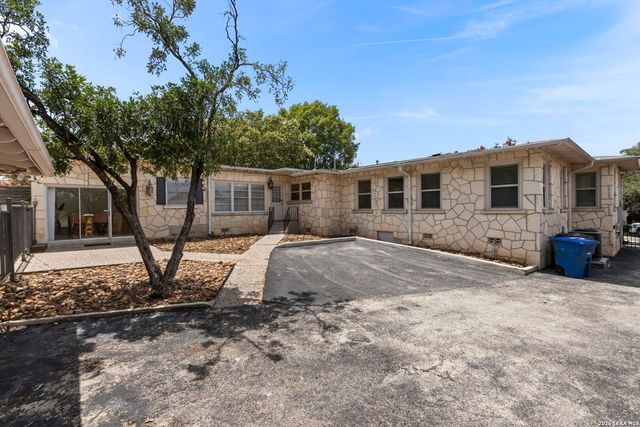 206 E Agarita Ave, San Antonio, TX 78212
