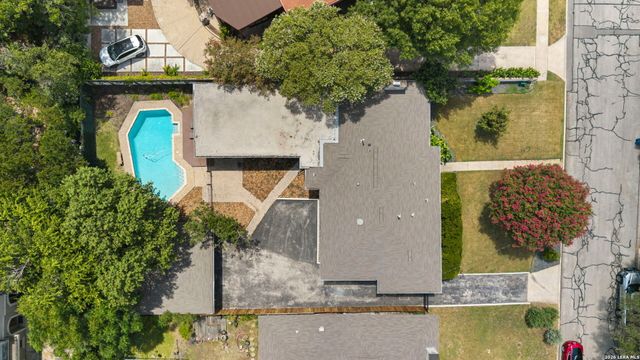 206 E Agarita Ave, San Antonio, TX 78212
