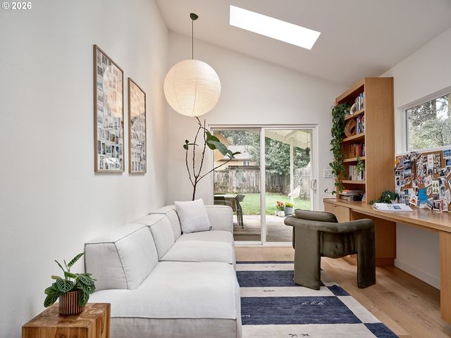 16625 ASTOR Ave, Lake Oswego, OR 97035