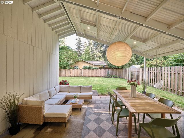16625 ASTOR Ave, Lake Oswego, OR 97035