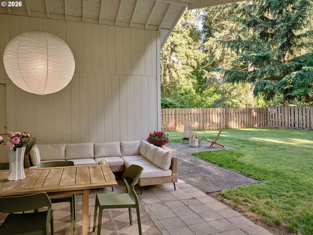 16625 ASTOR Ave, Lake Oswego, OR 97035