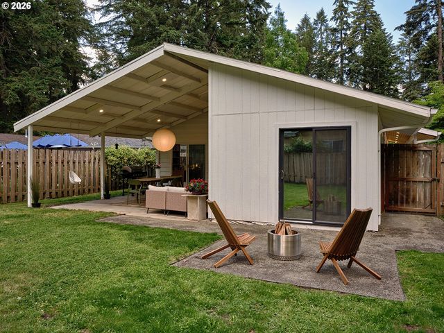 16625 ASTOR Ave, Lake Oswego, OR 97035