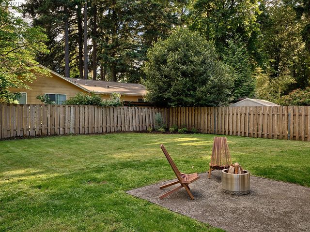 16625 ASTOR Ave, Lake Oswego, OR 97035
