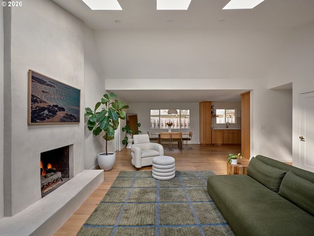 16625 ASTOR Ave, Lake Oswego, OR 97035