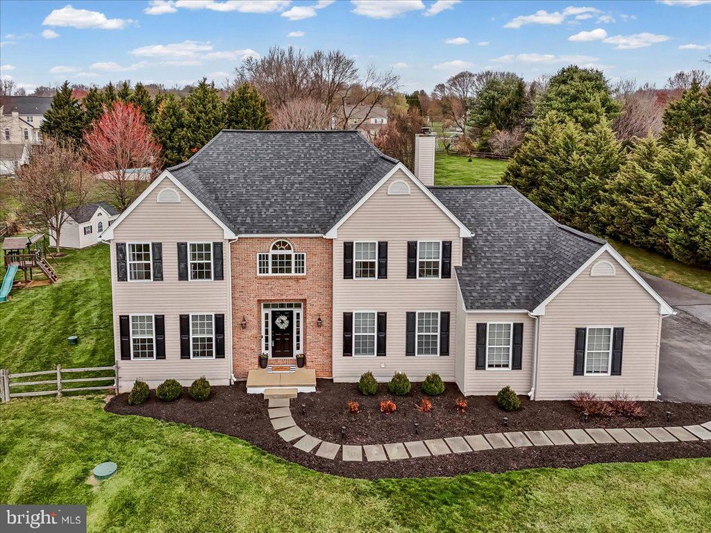 Image 1 of property listing at 115 BEDFORD WAY, Oxford, PA 19363