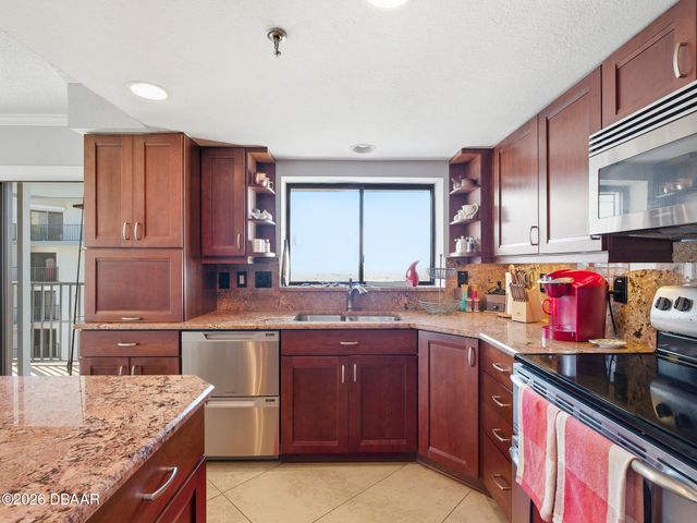 501 N Causeway Apt 707, New Smyrna Beach, FL 32169