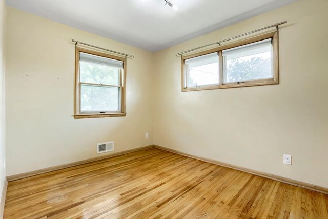 49 Belvidere Street E, Saint Paul, MN 55107