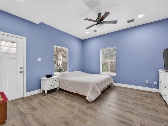 1833 County Road 3556, Cleveland, TX 77327