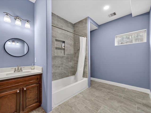 1833 County Road 3556, Cleveland, TX 77327