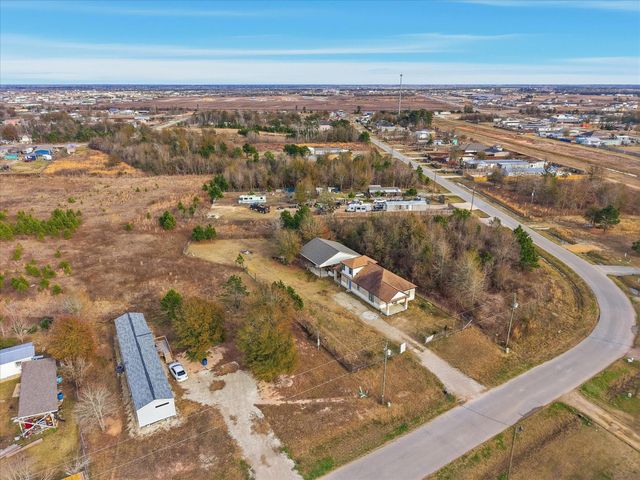 1833 County Road 3556, Cleveland, TX 77327