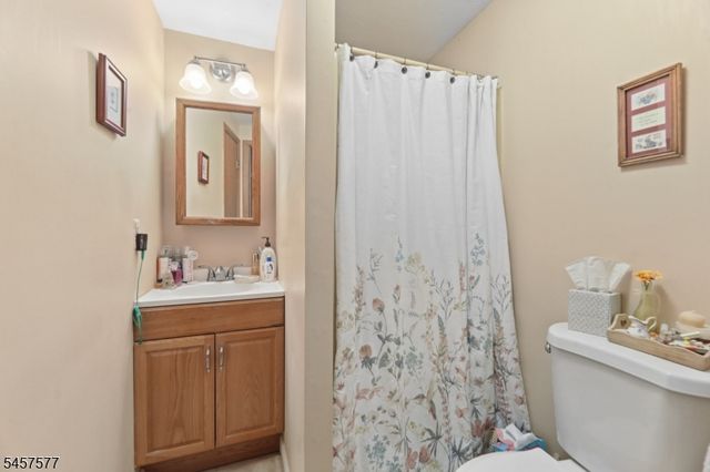 15 Garfield Rd, Parsippany-troy Hills Twp., NJ 07054