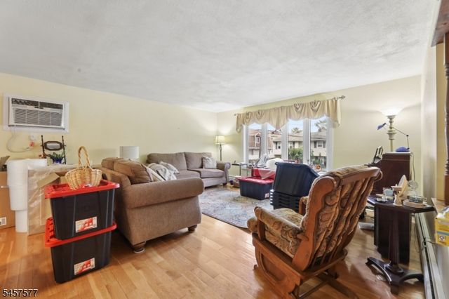15 Garfield Rd, Parsippany-troy Hills Twp., NJ 07054
