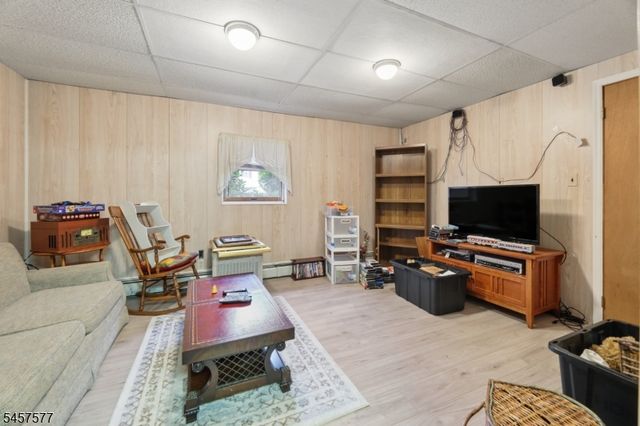 15 Garfield Rd, Parsippany-troy Hills Twp., NJ 07054