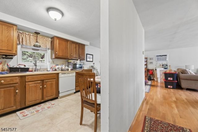 15 Garfield Rd, Parsippany-troy Hills Twp., NJ 07054
