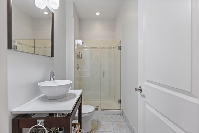 152 Old Colony Ave 15, Boston, MA 02127