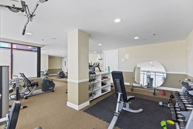 152 Old Colony Ave 15, Boston, MA 02127