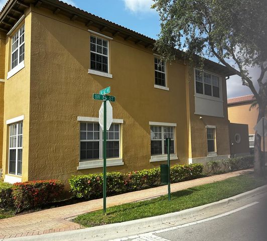 502 SW 147th Avenue, Pembroke Pines, FL 33027