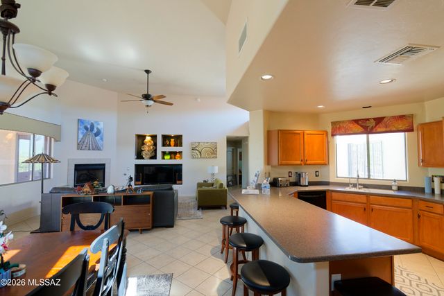 13942 E Fiery Dawn Drive, Vail, AZ 85641