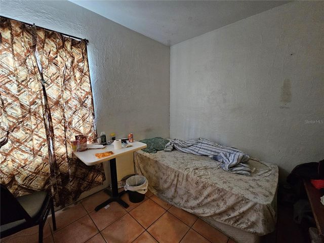 913 EMERALDA ROAD, Orlando, FL 32808