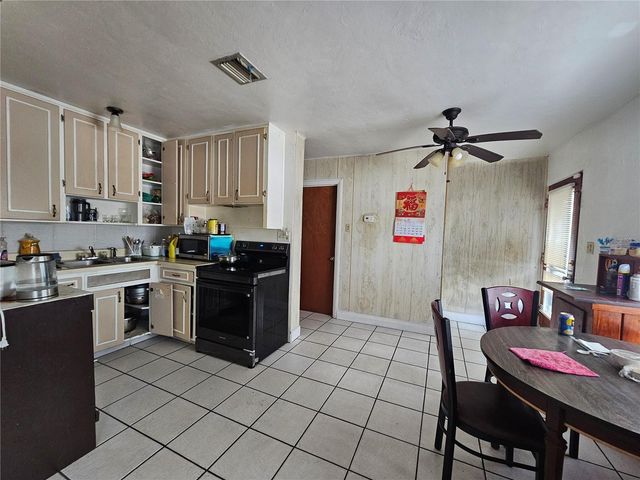 913 EMERALDA ROAD, Orlando, FL 32808