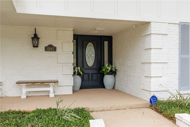4941 Greenbriar Dr, Corpus Christi, TX 78413