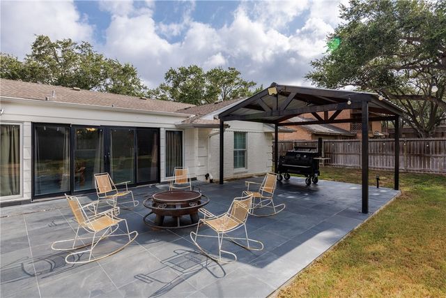 4941 Greenbriar Dr, Corpus Christi, TX 78413