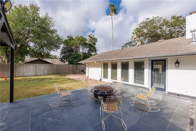 4941 Greenbriar Dr, Corpus Christi, TX 78413