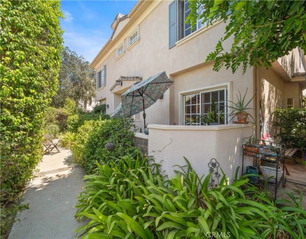 11808 Riverside Drive 3, Valley Village, CA 91607
