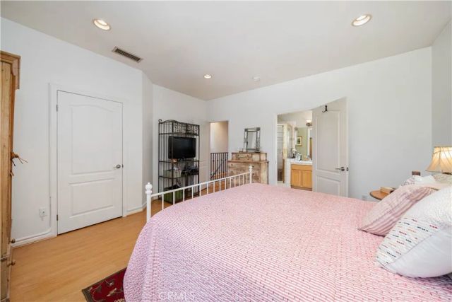 11808 Riverside Drive 3, Valley Village, CA 91607