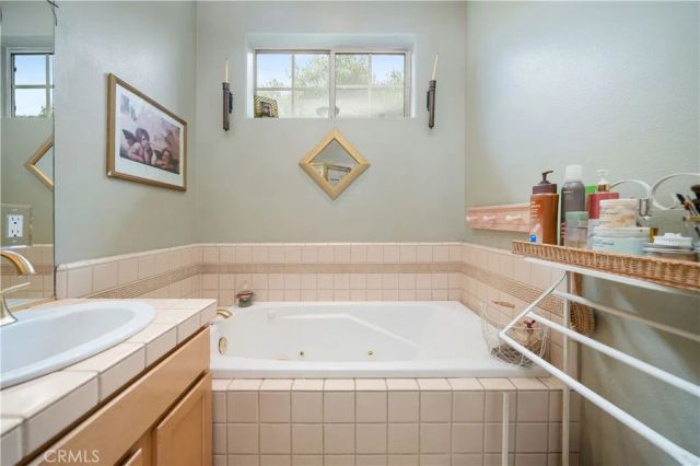 11808 Riverside Drive 3, Valley Village, CA 91607