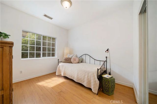 11808 Riverside Drive 3, Valley Village, CA 91607
