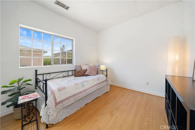11808 Riverside Drive 3, Valley Village, CA 91607